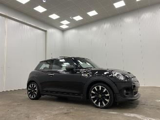 krockskadad bil auto Mini Cooper SE Electric 135kw Panoramadak Navi Clima 2021/1
