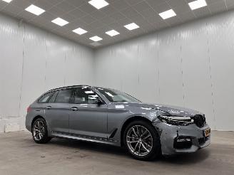 Vaurioauto  passenger cars BMW 5-serie Touring 520i Autom. High Executive Navi Clima 2018/6