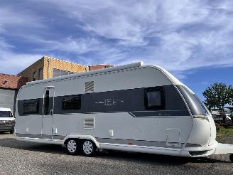 krockskadad bil caravan Hobby  De Luxe Edition 650 KMFE Airco Mover 2016/6