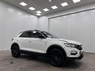 Vaurioauto  passenger cars Volkswagen T-Roc 1.0 TSI Style Navi Clima 2021/1