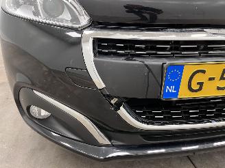 Peugeot 208 1.2 PureTech Allure 5-drs Navi Clima picture 15
