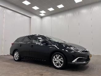 krockskadad bil auto Toyota Auris Touring Sports 1.8 Hybrid Panoramadak Navi Clima 2015/7