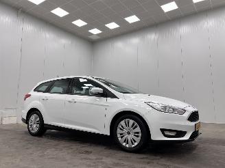 Voiture accidenté Ford Focus Wagon 1.5 TDCI Lease Edition Navi Airco 2017/11
