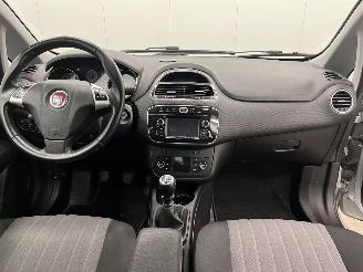 Fiat Punto Evo 0.9 TwinAir Sempre 5-drs Navi Clima picture 11