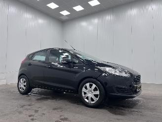 Damaged car Ford Fiesta 1.6 TDCI 5-drs Clima 2013/4