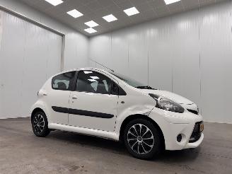 skadebil auto Toyota Aygo 1.0 VVT-i Autom. 5-drs Airco 2014/1