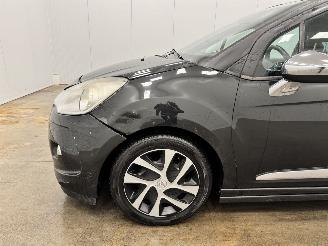 Citroën DS3 1.6 e-HDi So Chic Clima picture 18