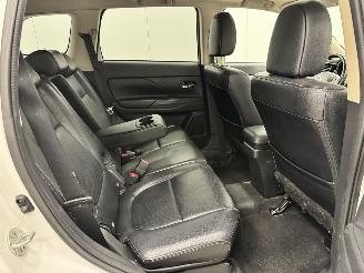 Mitsubishi Outlander 2.0 PHEV 4WD Instyle Navi Clima picture 11
