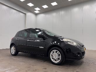 skadebil auto Renault Clio 1.2 Authentique 5-drs Airco 2012/7