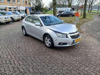  Chevrolet Cruze Cruze (305) Hatchback 1.6 16V VVT (LDE) [91kW] 2012/12