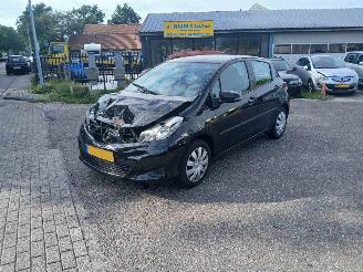 Avarii autoturisme Toyota Yaris Yaris III (P13) Hatchback 1.33 16V Dual VVT-I (1NRFE) [73kW 2012/3