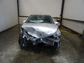 Peugeot 208 1.0 picture 4