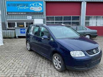 Vrakbiler auto Volkswagen Touran  2006/3