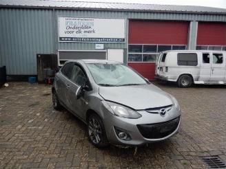 Vrakbiler auto Mazda 2 2 (DE), Hatchback, 2007 / 2015 1.3 16V MZR 2012/6