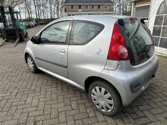 Peugeot 107 107, Hatchback, 2005 / 2014 1.0 12V picture 5