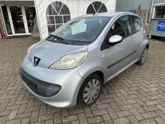 Peugeot 107 107, Hatchback, 2005 / 2014 1.0 12V picture 3