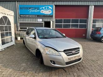 Vrakbiler auto Kia Cee d Cee'd (EDB5), Hatchback 5-drs, 2006 / 2012 1.6 CVVT 16V 2007/3