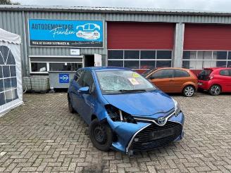 Vrakbiler auto Toyota Yaris Yaris III (P13), Hatchback, 2010 / 2020 1.5 16V Hybrid 2016/3