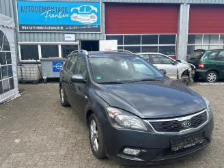 Coche siniestrado Kia Cee d  2010/1