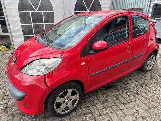 Peugeot 107 107, Hatchback, 2005 / 2014 1.0 12V picture 3