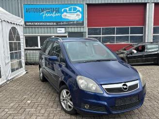 Vrakbiler auto Opel Zafira Zafira (M75), MPV, 2005 / 2015 2.2 16V Direct Ecotec 2006/11