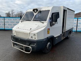 krockskadad bil vrachtwagen Iveco Daily 3.0 Waardetransport 2018/2
