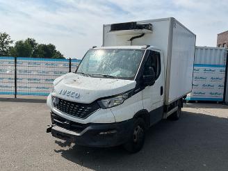 skadebil vrachtwagen Iveco Daily 35C14 Koelwagen 2020/1