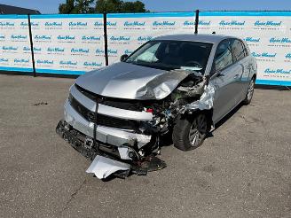 krockskadad bil auto Opel Astra Business 2024/1