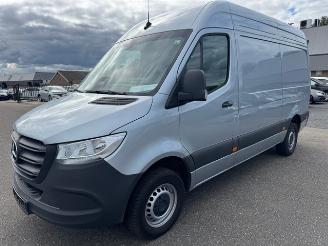krockskadad bil auto Mercedes Sprinter 315 CDI L2H2 PRO | Geveerde stoel | MBUX | 3.5t AHK voorb.| Cruise | Hout betimmering 2024/11