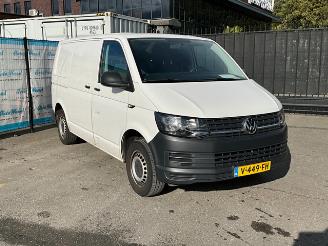 krockskadad bil bedrijf Volkswagen Transporter 2.0 TDi Transporter BlueMotion 2016/12