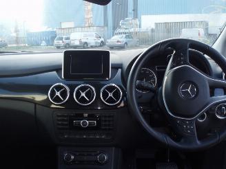 Mercedes B-klasse B-180 BLUEE picture 6