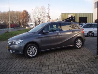 Mercedes B-klasse B-180 BLUEE picture 2