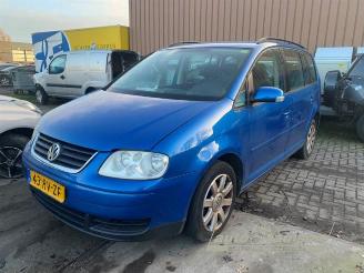 Vrakbiler auto Volkswagen Touran Touran (1T1/T2), MPV, 2003 / 2010 1.6 FSI 16V 2003/3