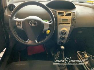 Toyota Yaris Yaris II (P9), Hatchback, 2005 / 2014 1.3 16V VVT-i picture 8