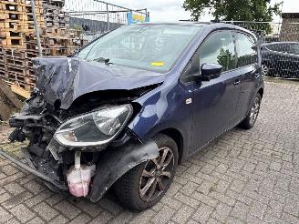 krockskadad bil auto Volkswagen Up!  2015/11