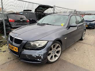 Vaurioauto  passenger cars BMW 3-serie  2006/1