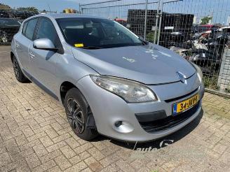 demontáž osobní automobily Renault Mégane Megane III Berline (BZ), Hatchback 5-drs, 2008 / 2017 1.6 16V 2009/6