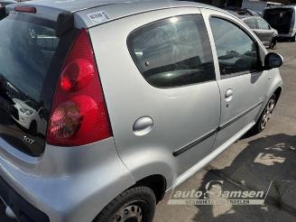 Peugeot 107 107, Hatchback, 2005 / 2014 1.0 12V picture 14