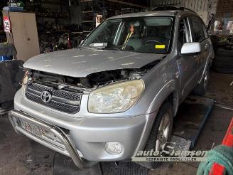 Salvage car Toyota Rav-4 RAV4 (A2), Terreinwagen, 2000 / 2005 2.0 16V VVT-i 4x4 2004/5