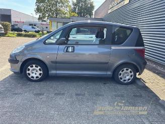 Peugeot 1007 1007 (KM), Hatchback 3-drs, 2004 / 2011 1.4 picture 4