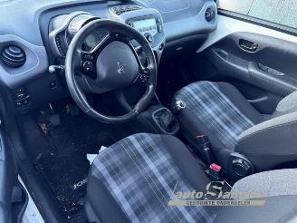 Peugeot 108 108, Hatchback, 2014 1.0 12V VVT-i picture 6