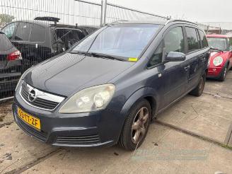Vrakbiler auto Opel Zafira Zafira (M75), MPV, 2005 / 2015 2.2 16V Direct Ecotec 2007/1