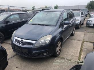 Opel Zafira  picture 2