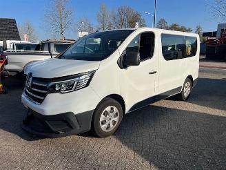 damaged passenger cars Renault Trafic 2.0 DCI 110KW PASSENGER 9 PERS.  AUTOMAAT AIRCO KLIMA EURO6 2022/7