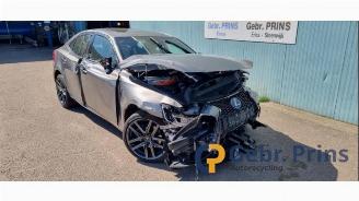 Vrakbiler auto Lexus IS IS (E3), Sedan, 2013 300h 2.5 16V 2020/4