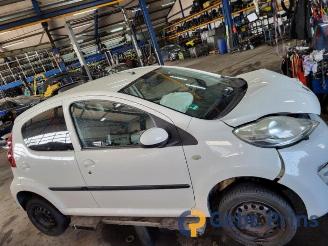 Peugeot 107 107, Hatchback, 2005 / 2014 1.0 12V picture 4