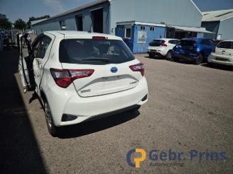 Toyota Yaris Yaris III (P13), Hatchback, 2010 / 2020 1.5 16V Hybrid picture 3