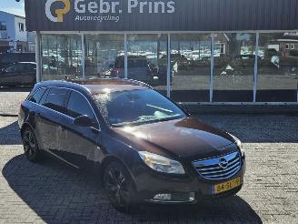 Voiture accidenté Opel Insignia SPORTS TOURER SW 1.4 Turbo 16V Ecotec Combi/o  Benzine 1.364cc 103kW (140pk) FWD 2011/10