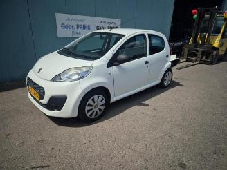 Vrakbiler auto Peugeot 107 107, Hatchback, 2005 / 2014 1.0 12V 2012/4