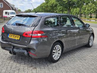 Peugeot 308 1.2 12V e-THP PureTech 110 Combi/o 4Dr Benzine 1.199cc 81kW (110pk) FWD picture 3